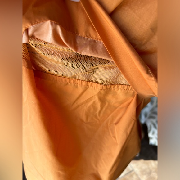 Banana Republic Waterproof Vest - Picture 2 of 12